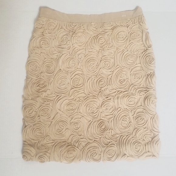 Banana Republic Dresses & Skirts - Women's Pencil Skirt Banana Republic Size 4 Gold Rosette Metallic Accents